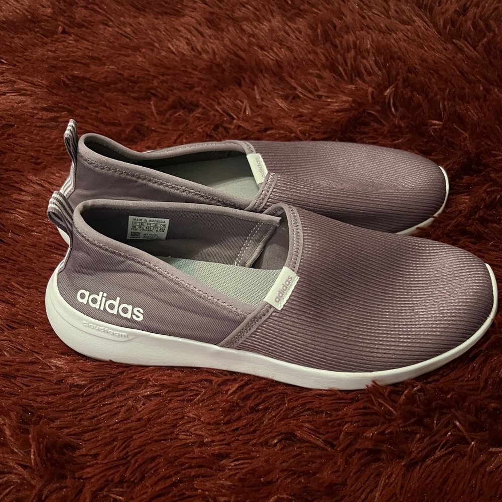 Womans adidas slip on shoe, size 10